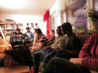 Bauchladentheater-Workshop mit unbegleiteten minderjähringen Flüchtlingen aus Afghanistan und Syrien 2015
